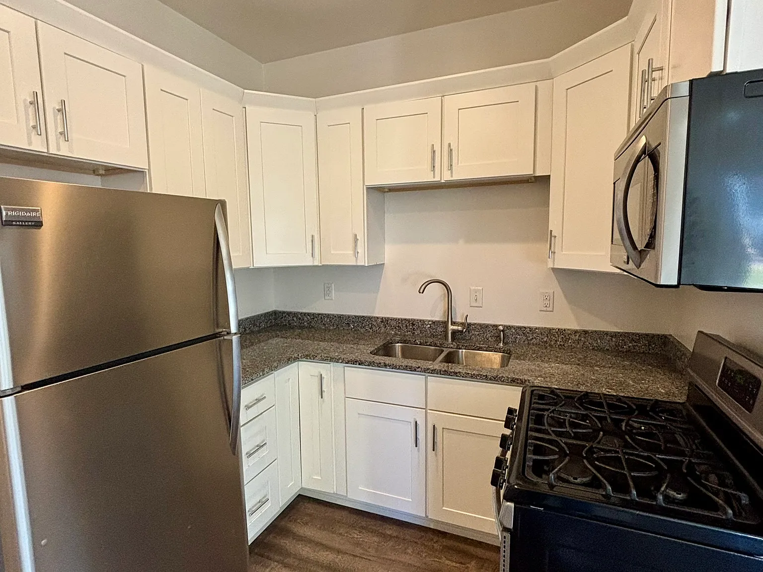 1 bed, 470 sqft, $1,157 — Photo 2