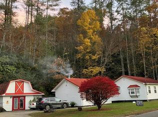 1395 Panther Creek Rd, Almond, NC 28702