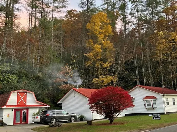 1395 Panther Creek Rd, Almond, NC 28702