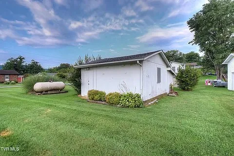 129 Camelot Ct — Photo 12