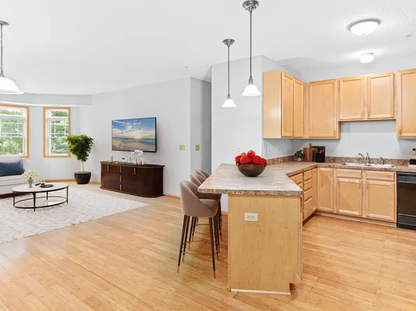 2530 E 34th St APT 211, Minneapolis, MN 55406