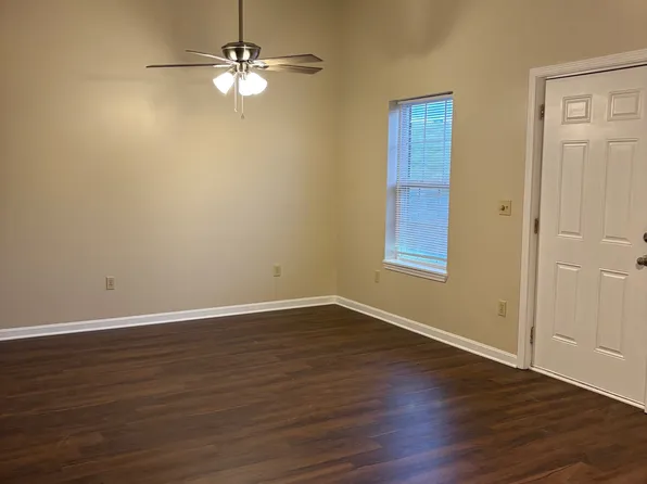 921 Old Ekron Rd, Brandenburg, KY 40108