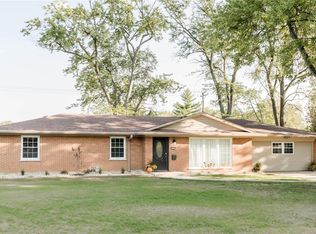 142 Cresthaven Dr, Belleville, IL