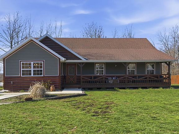 3rd image of 3759 Skyline Road