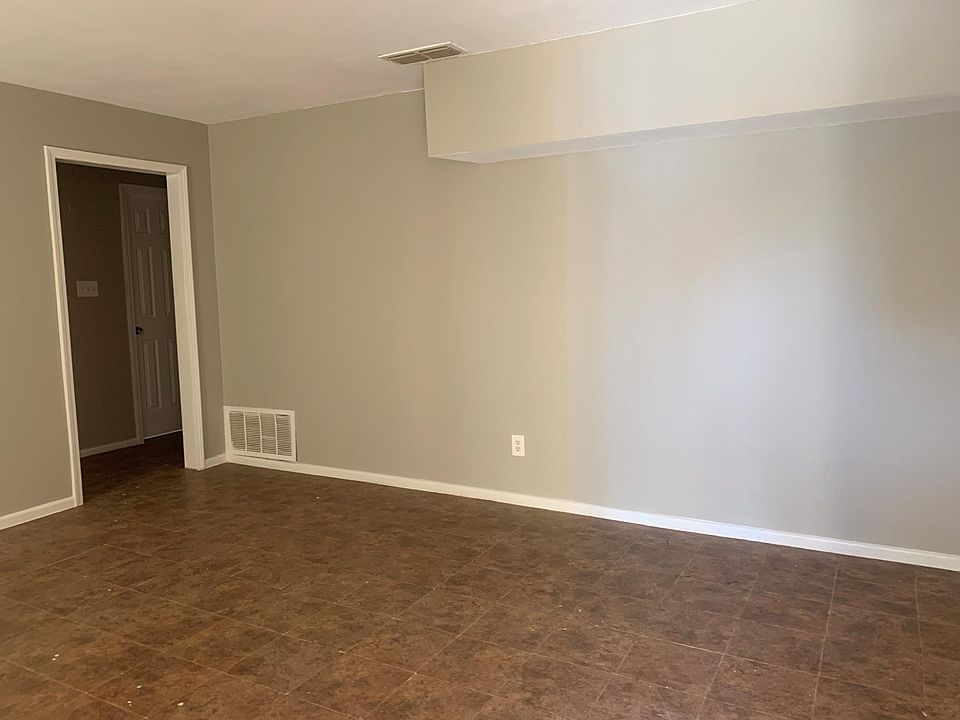 1st image of 3711 N Everglade Ave