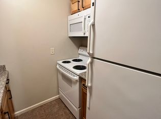 2020 J St APT 3, Lincoln, NE 68510
