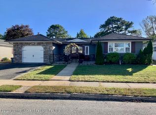 180 Port Royal Dr, Toms River, NJ