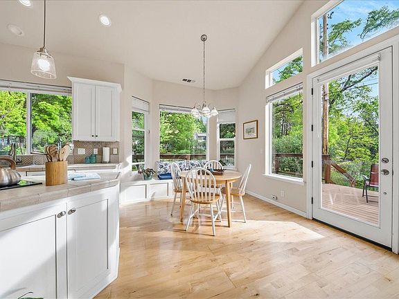 4th image of 709 Cole Rd