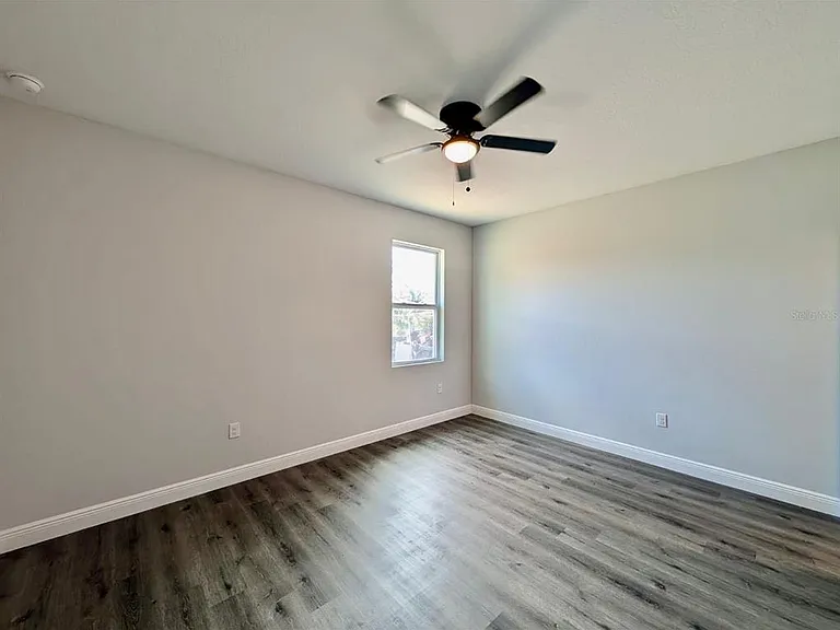 21295 Wynyard Ave — Photo 7
