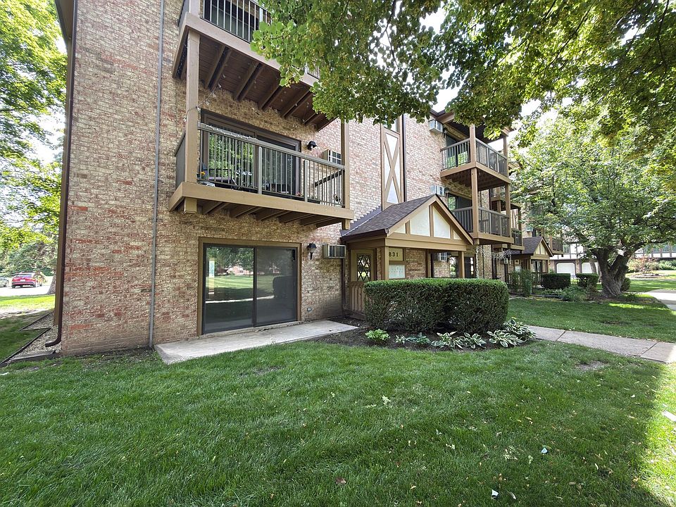 2nd image of 831 S Dwyer Ave APT A