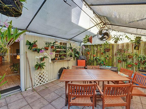 5th image of 3302 Farragut St #5C