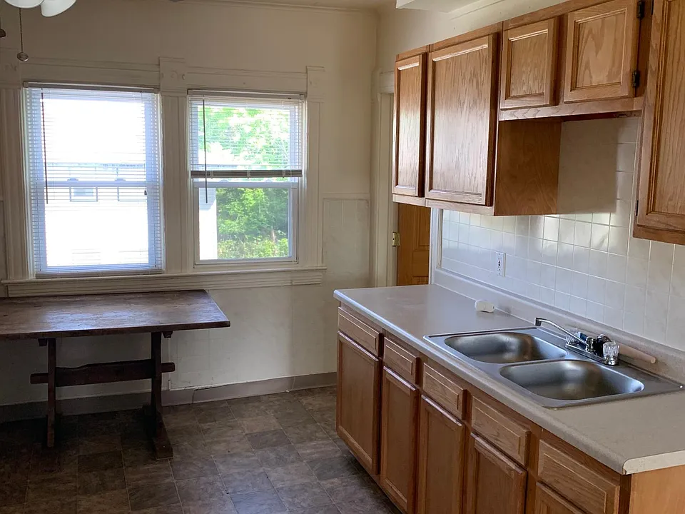 153 Hope Ave #2