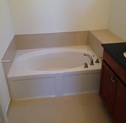 4th image of 755 NE 191st Ter