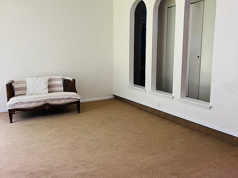 6612 Crow Cir — Photo 5