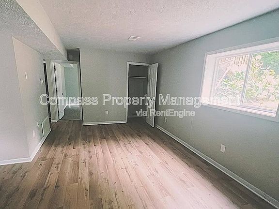 5th image of 3622 Douglas Ave #2B