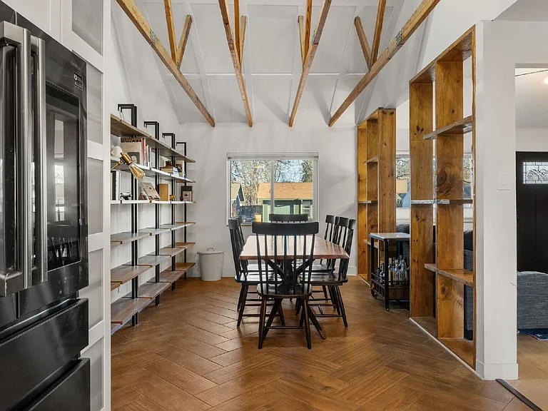 6904 Cherry Meadow Dr — Photo 10