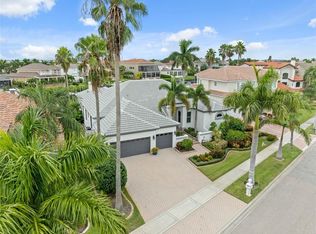 1407 Alhambra Dr, Apollo Beach, FL 33572