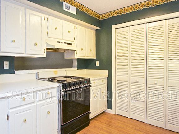 3rd image of 2150 Spoleto Ln