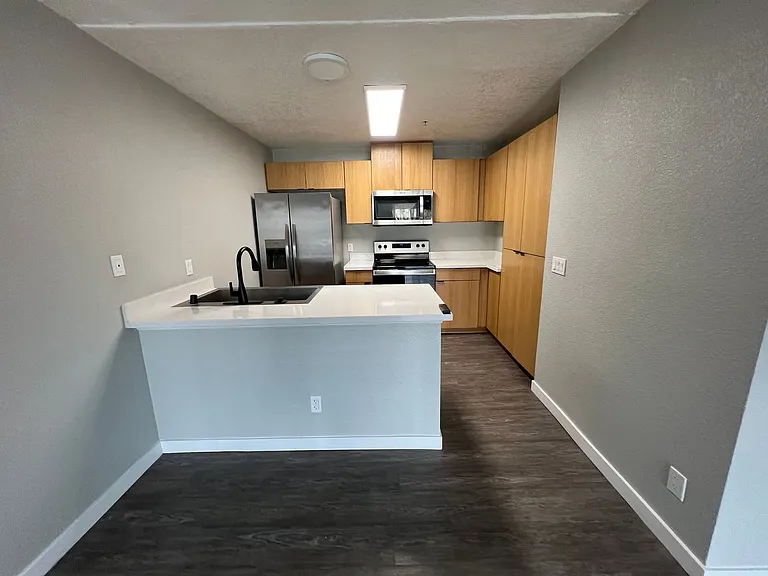 River House Apartments — Photo 49