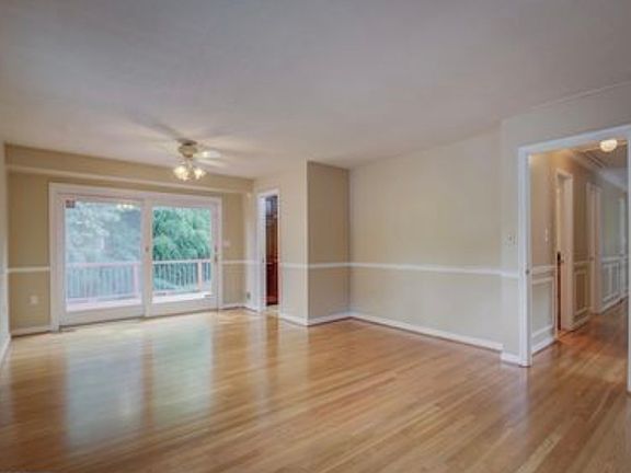 3rd image of 5103 Colebrook Pl