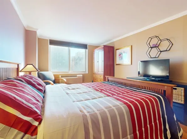 118-17 Union Turnpike image 27 of 49