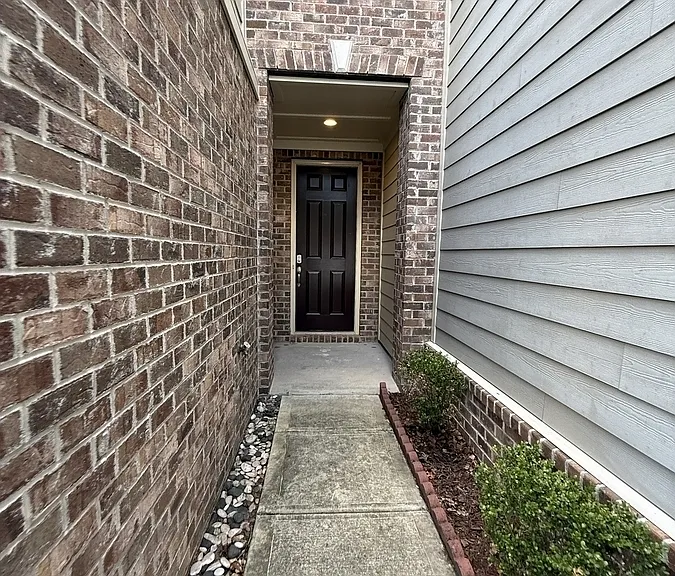 304 Alamosa Pl #1 — Photo 2