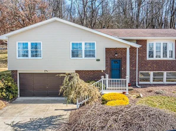1214 Royal Dr, Aliquippa, PA 15001
