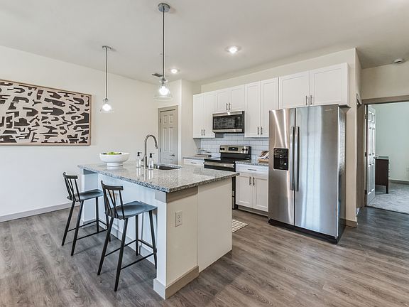 3rd image of 5801 W Adams Ave #20102