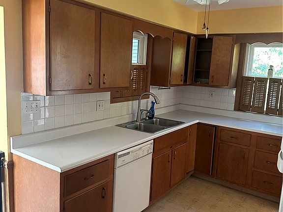 4th image of 694 McKinley Ave