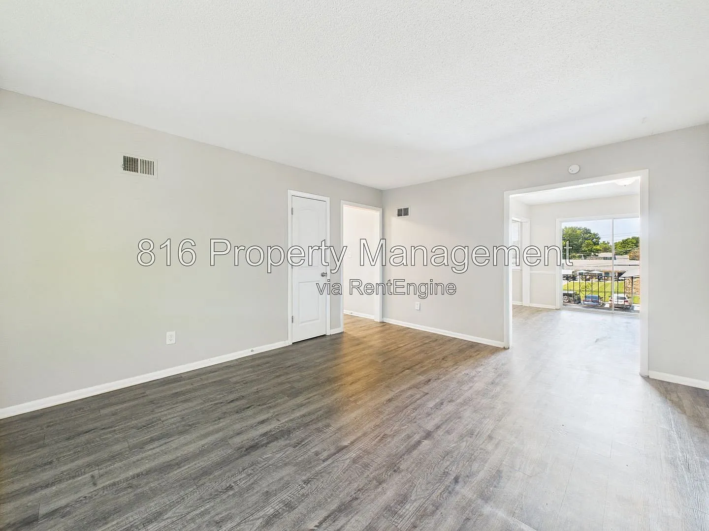 2 bed, 1.0 bath, 1020 sqft, $925 — Photo 1