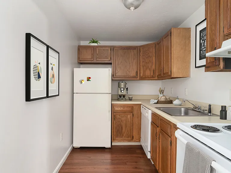 Pembroke Place Apartments — Photo 8
