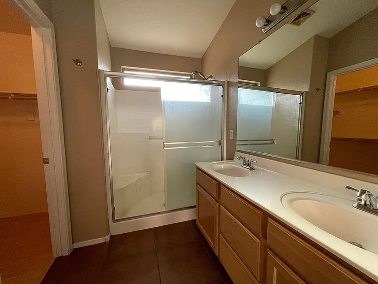 402 E Jasper Dr — Photo 10