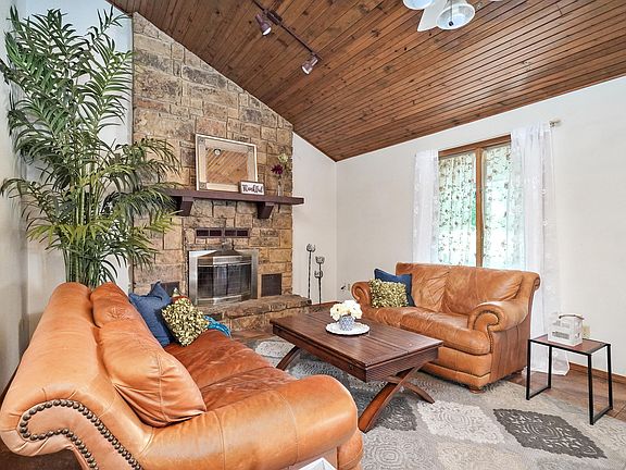 5th image of 2905 W Heritage Dr