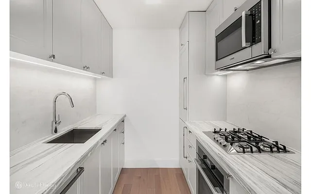 Rented by Douglas Elliman | media 33