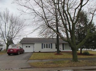 7122 Strawberry Dr, Fort Wayne, IN 46825