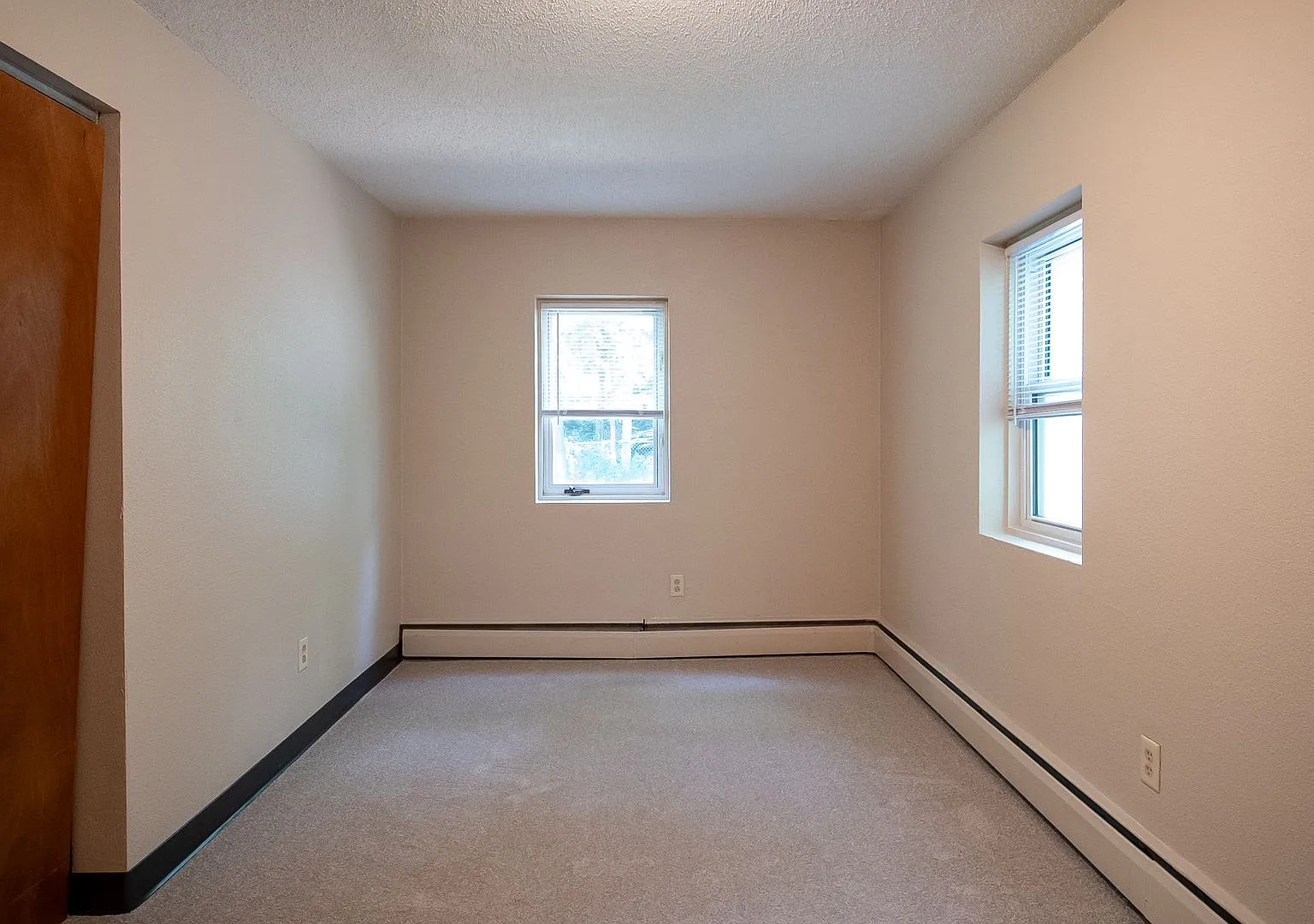 109 16th St NE — Photo 4