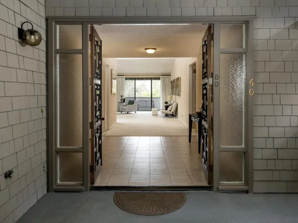 60 Mansion Ct, Menlo Park, CA 94025