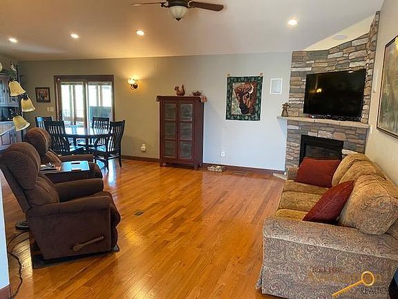 5th image of 602 Stumer Rd