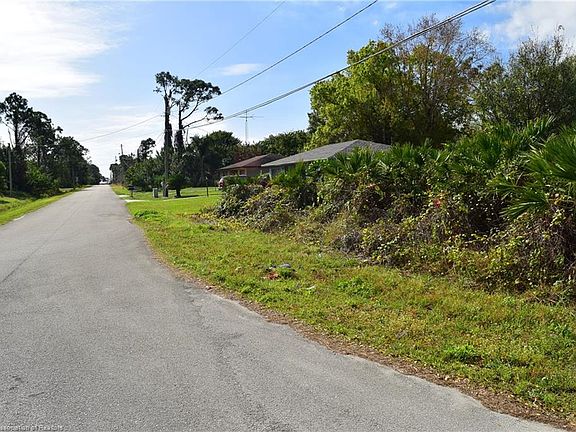 2nd image of 418 Lake August Dr