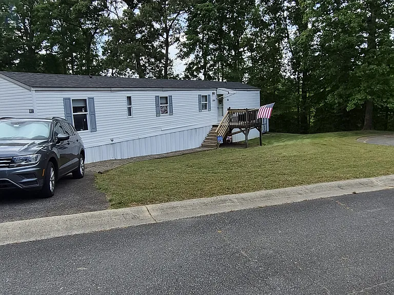 Annas Ln — Photo 11