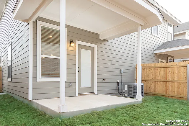 13902 Enzo Gate #102 — Photo 12