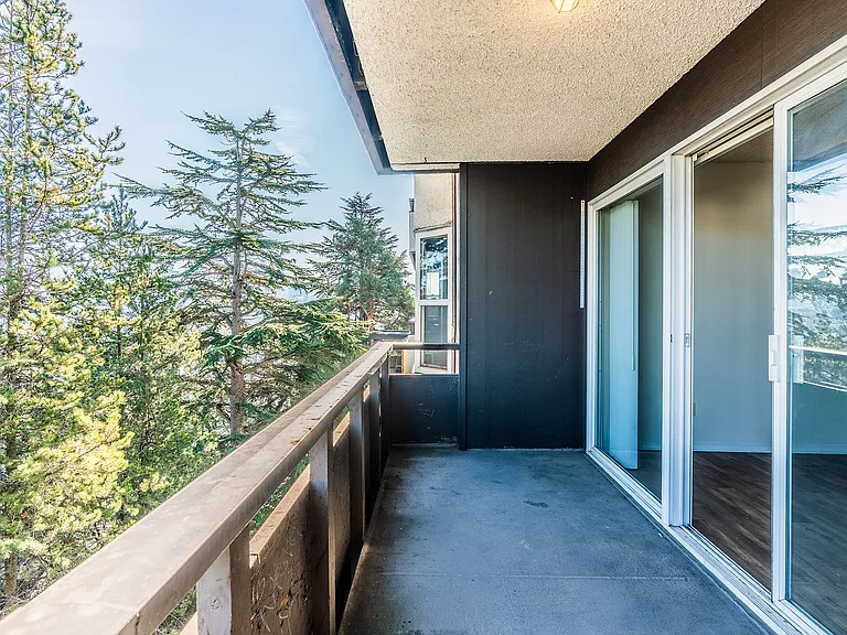 Galleon Apartments — Photo 11