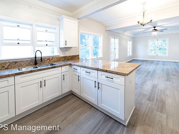 2nd image of 2209 E 6th St #A