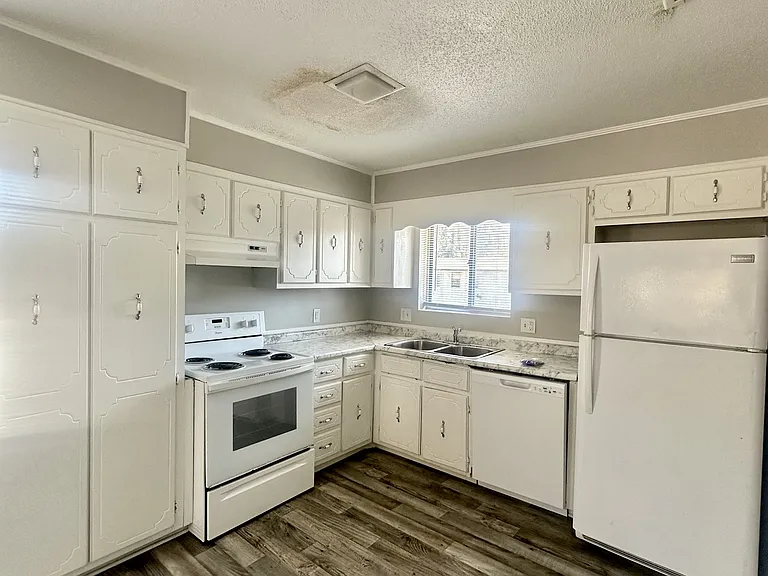 1199 Melody Ln #A4 — Photo 3