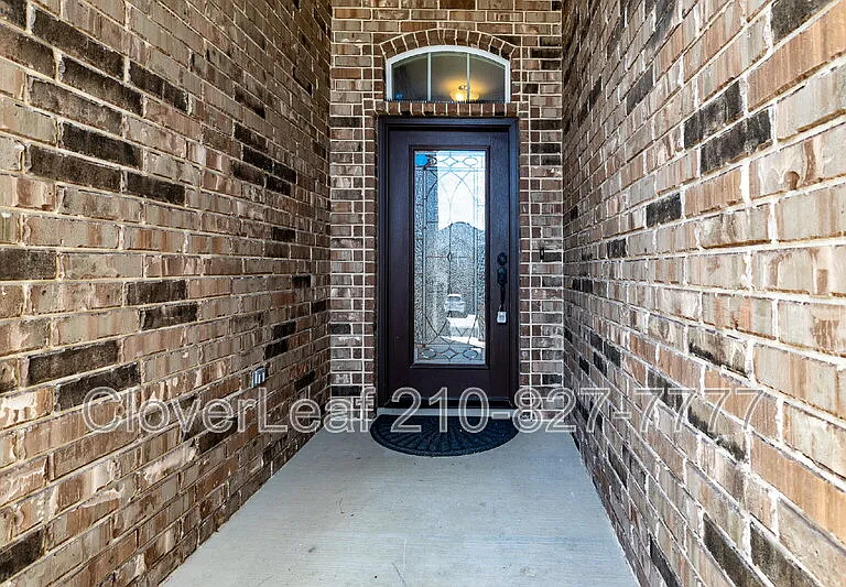 333 Blaze Moon — Photo 5
