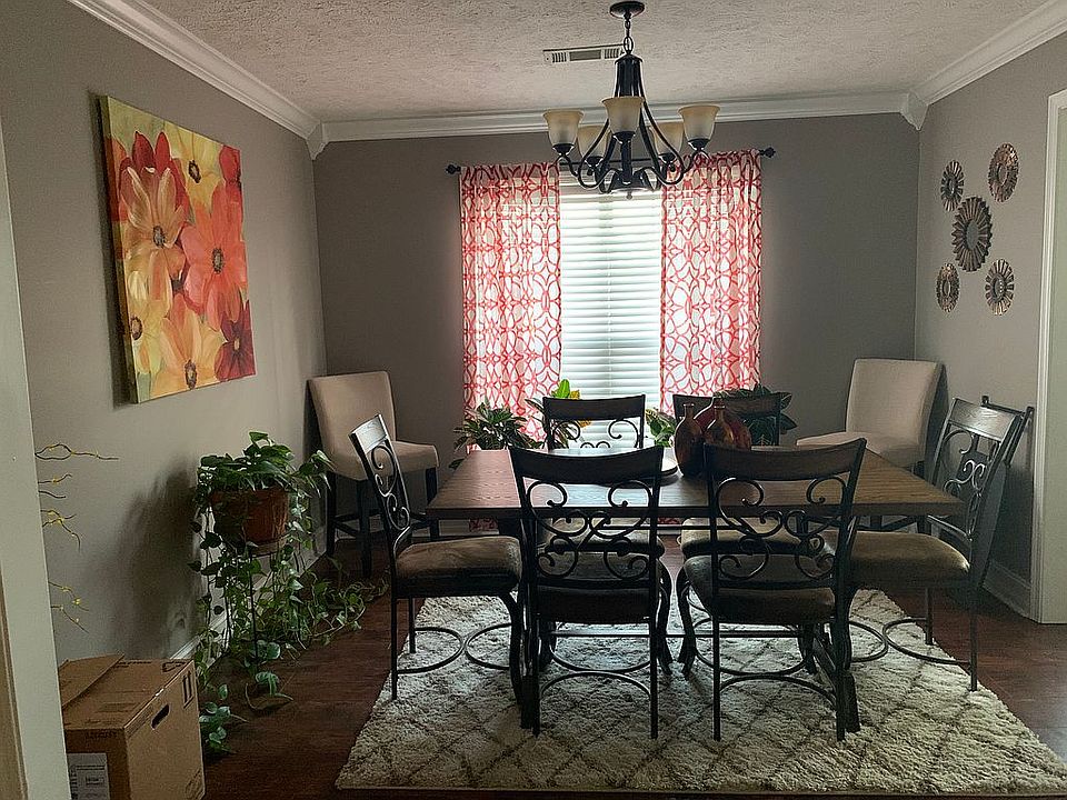 2nd image of 124 Conster Pl