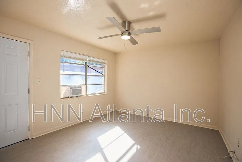 1 bed, 1.0 bath, 700 sqft, $950 — Photo 3