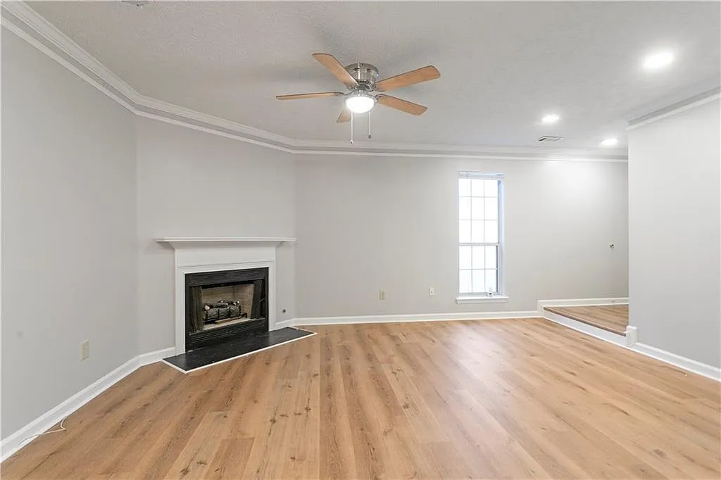 2 bed, 2.0 bath, 988 sqft, $1,600 — Photo 2
