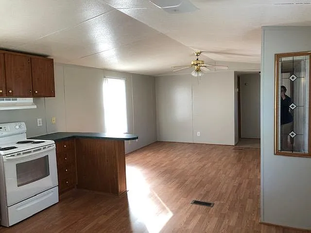 3392 Julia Ct — Photo 1