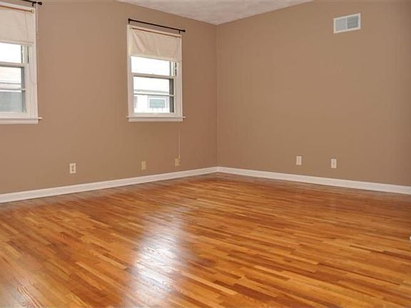 4th image of 530 S 45th St